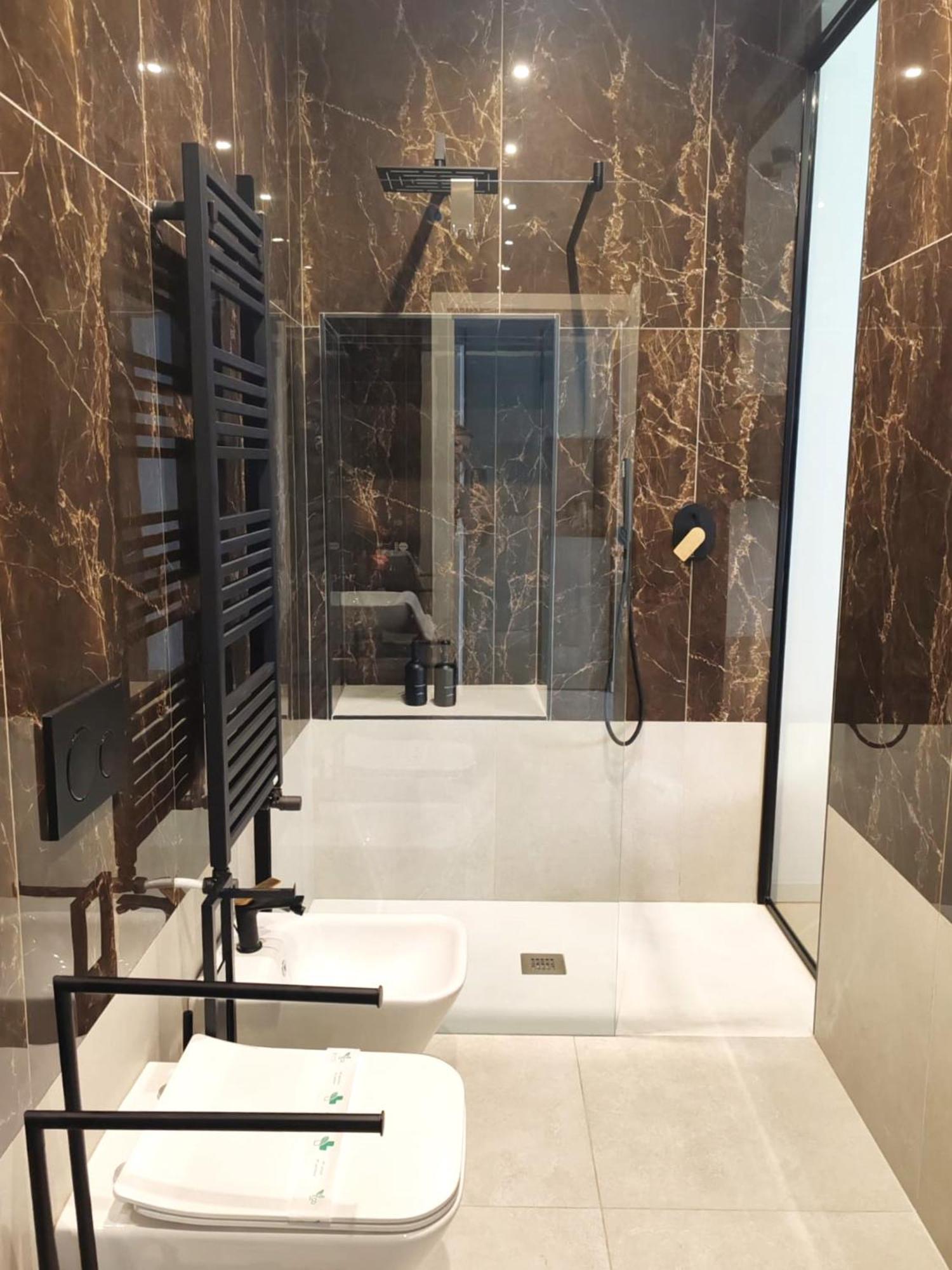 B And G San Babila- Luxury In The Heart Of Milano - Design District Otel Dış mekan fotoğraf