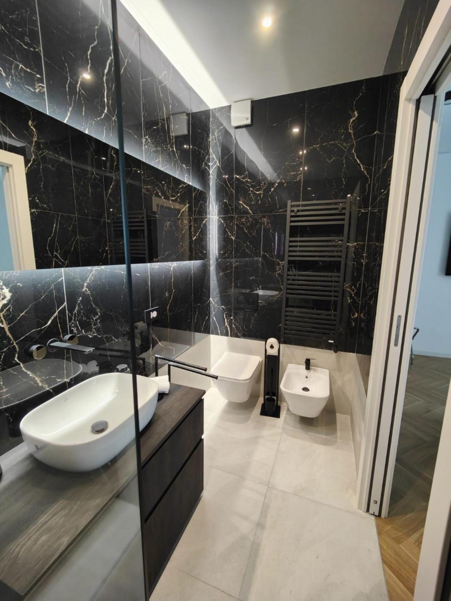 B And G San Babila- Luxury In The Heart Of Milano - Design District Otel Dış mekan fotoğraf