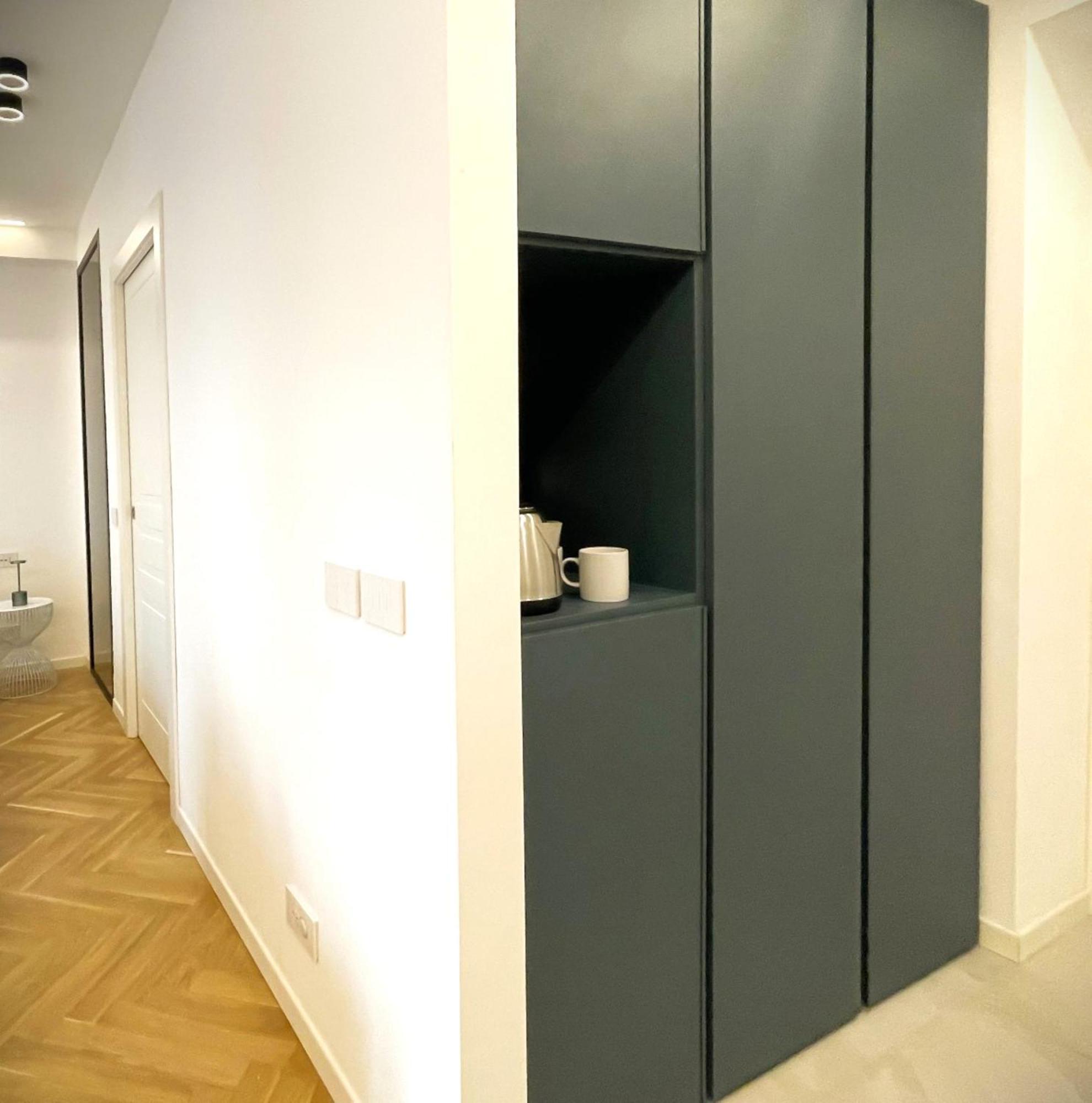B And G San Babila- Luxury In The Heart Of Milano - Design District Otel Dış mekan fotoğraf